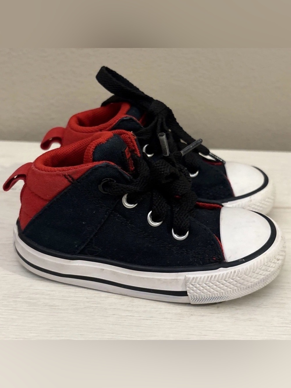 Converse CTAS Axel Black Red Toddler Mid Shoes Sneakers Sz 6